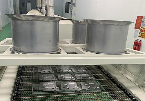 SPRAYING ELECTRONIC COMPONENTS